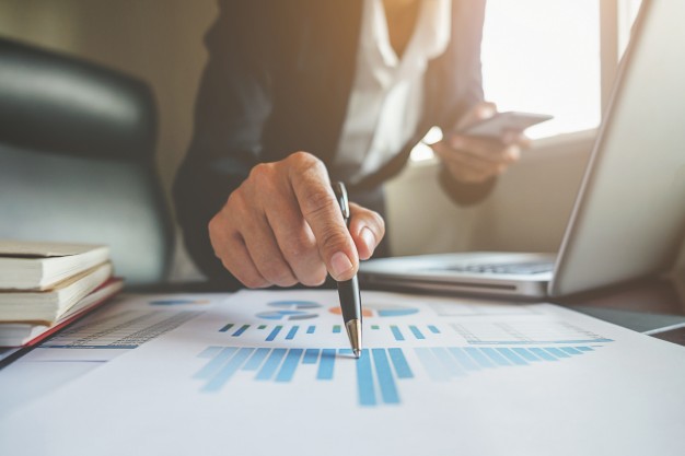 Cómo ayuda un sistema de recursos humanos a gestionar como experto